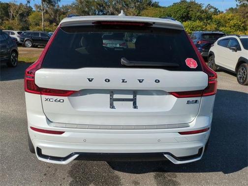 2026 Volvo XC60 B5 Plus