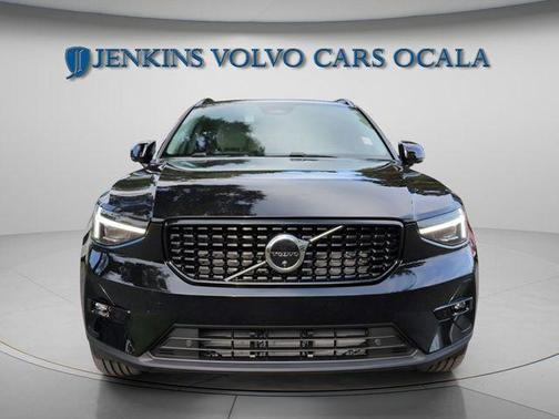 2025 Volvo XC40 B5 Plus Dark Theme