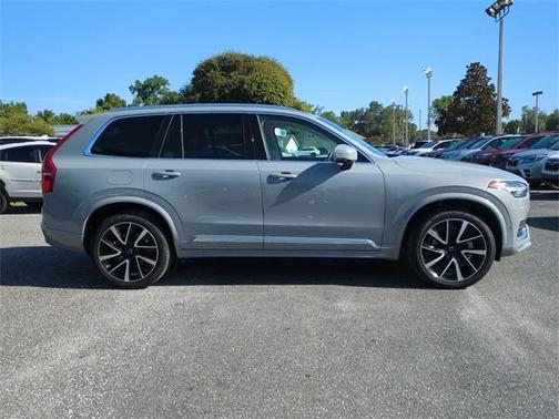 2024 Volvo XC90 B6 Plus Bright Theme 7-Seater