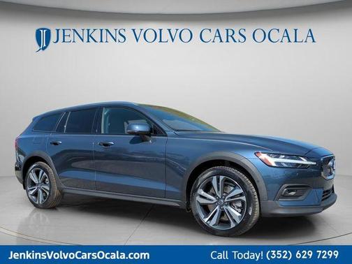 2026 Volvo V60 Cross Country B5 Plus