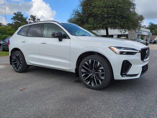 2026 Volvo XC60 B5 Ultra