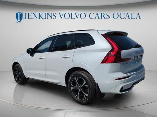 Crystal White 2026 Volvo XC60 B5 Core