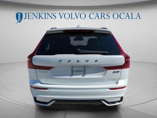 Crystal White 2026 Volvo XC60 B5 Core