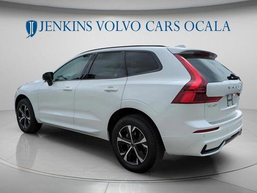 Crystal White 2026 Volvo XC60 B5 Core