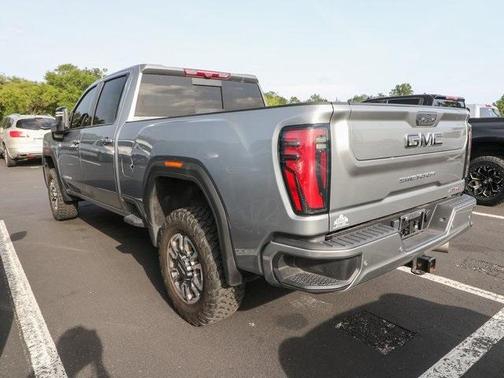 2024 GMC Sierra 2500 AT4