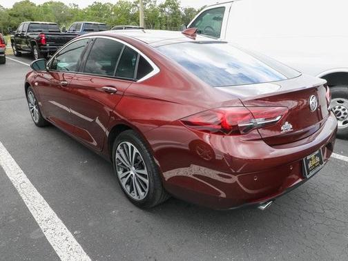 2019 Buick Regal Sportback Essence