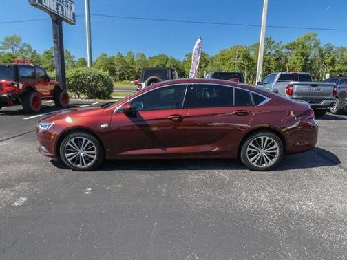 2019 Buick Regal Sportback Essence