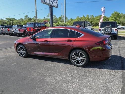 2019 Buick Regal Sportback Essence