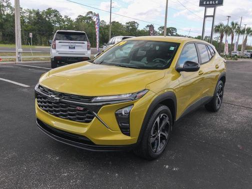 Nitro Yellow 2024 Chevrolet Trax 1RS