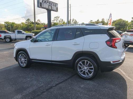 Summit White 2023 GMC Terrain SLT