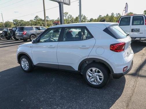 2021 Hyundai VENUE SE