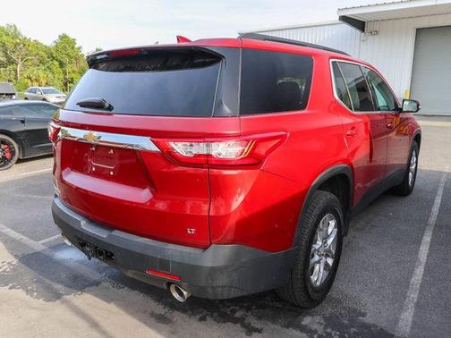 Cajun Red Tintcoat 2019 Chevrolet Traverse LT Cloth
