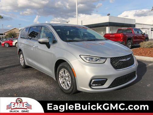 2023 Chrysler Pacifica Touring-L