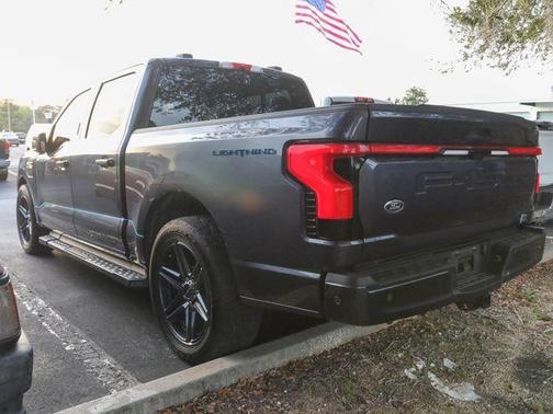 2022 Ford F-150 Lightning LARIAT