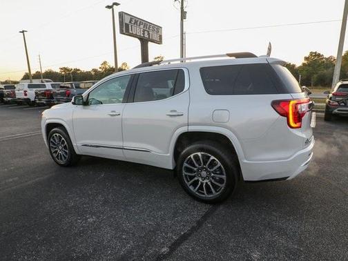 2022 GMC Acadia Denali