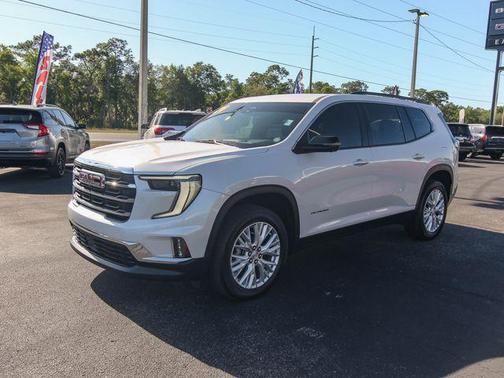 White Frost Tri-Coat 2024 GMC Acadia Elevation