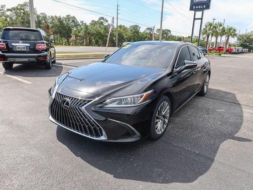 2023 Lexus ES 300h Luxury