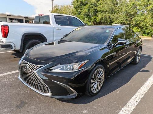 2023 Lexus ES 300h Luxury