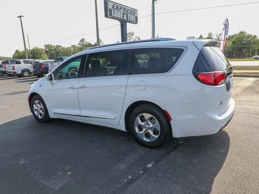 2020 Chrysler Pacifica Hybrid Touring L