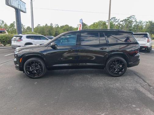 Mosaic Black Metallic 2026 Chevrolet Traverse RS