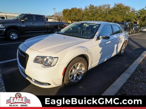 2023 Chrysler 300 Touring