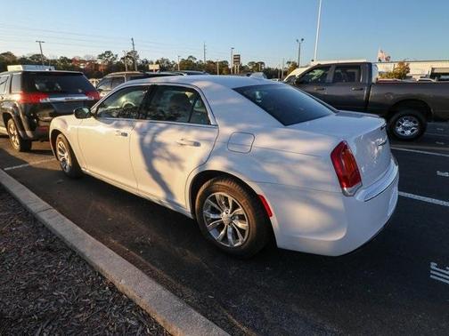 2023 Chrysler 300 Touring