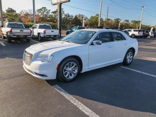 2023 Chrysler 300 Touring