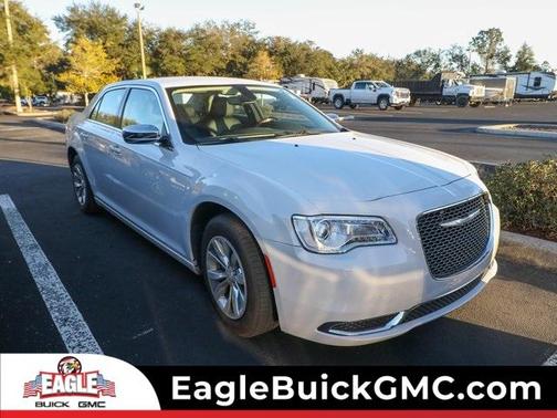 2023 Chrysler 300 Touring