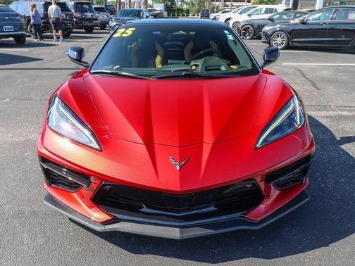 Red Mist Metallic Tintcoat 2025 Chevrolet Corvette Stingray w/3LT