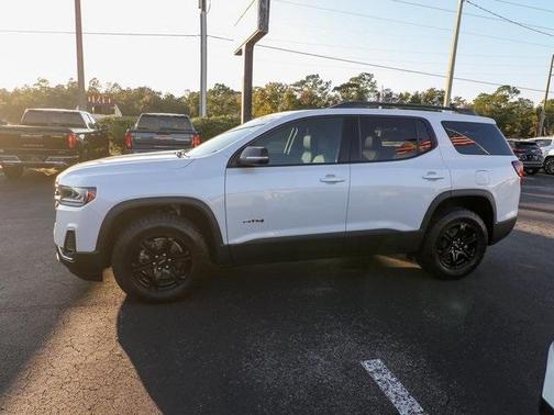 2023 GMC Acadia AT4