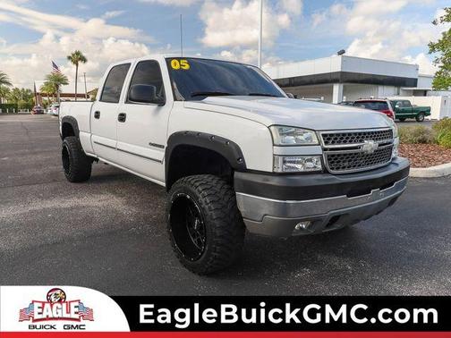 Summit White 2005 Chevrolet Silverado 2500 LS H/D Crew Cab