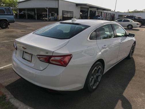 Summit White 2021 Chevrolet Malibu LT