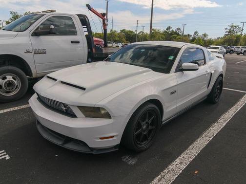 Performance White 2011 Ford Mustang GT Premium
