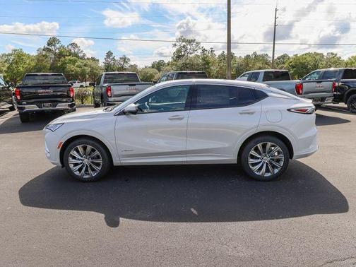White Frost Tri-Coat 2026 Buick Envista Avenir