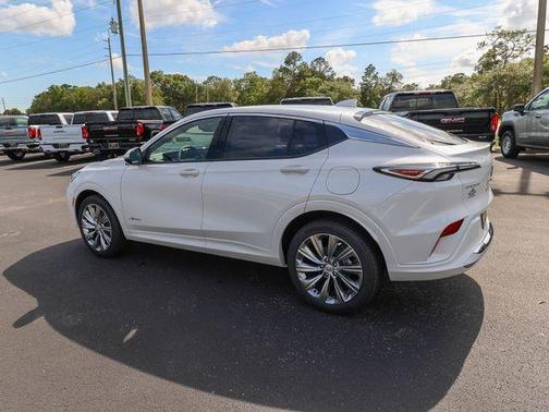 White Frost Tri-Coat 2026 Buick Envista Avenir