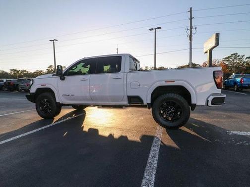 2024 GMC Sierra 2500 AT4