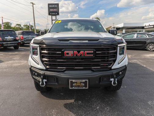 Summit White 2024 GMC Sierra 1500 AT4X