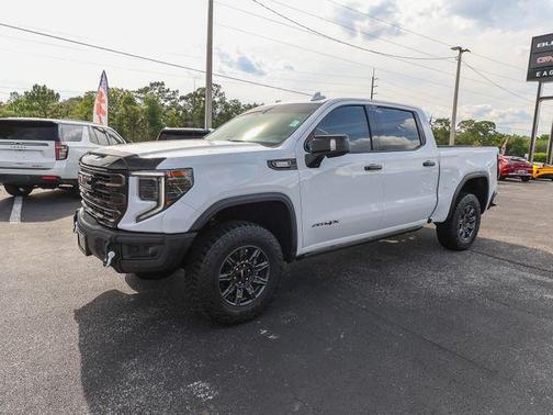 Summit White 2024 GMC Sierra 1500 AT4X
