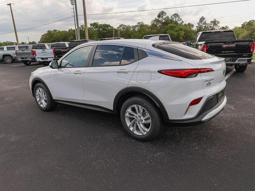 Summit White 2026 Buick Envista Preferred