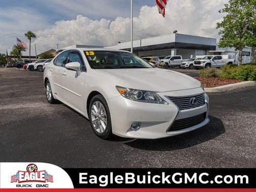 White 2013 Lexus ES 300h Base