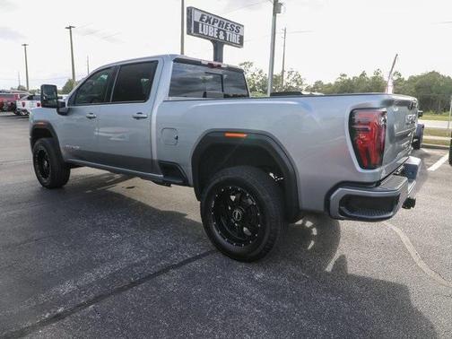 2024 GMC Sierra 2500 AT4
