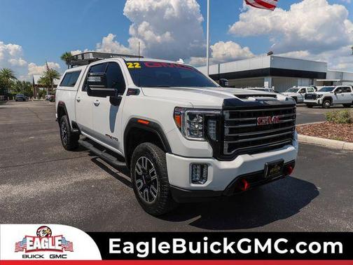 Summit White 2022 GMC Sierra 2500 AT4