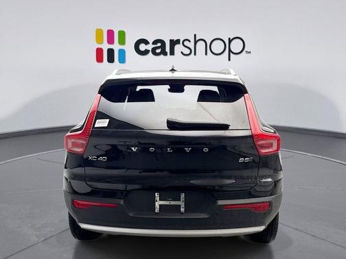 2025 Volvo XC40 B5 Core Bright Theme