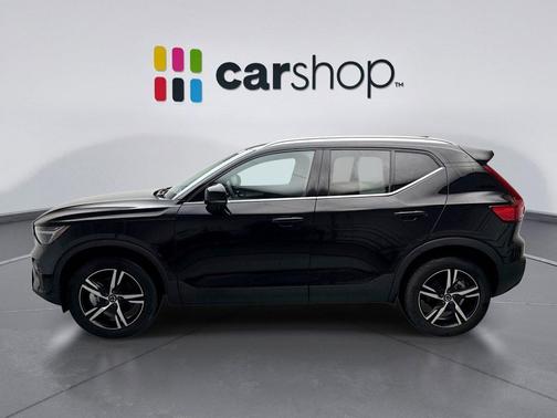 2025 Volvo XC40 B5 Core Bright Theme