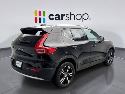 2025 Volvo XC40 B5 Core Bright Theme
