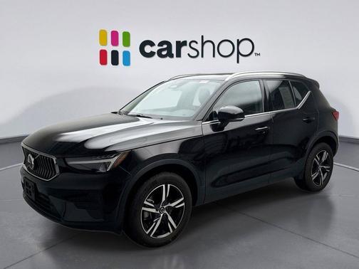 2025 Volvo XC40 B5 Core Bright Theme
