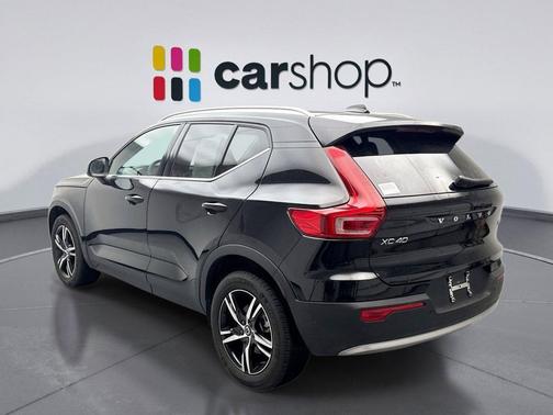 2025 Volvo XC40 B5 Core Bright Theme