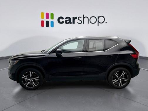 2025 Volvo XC40 B5 Core Bright Theme