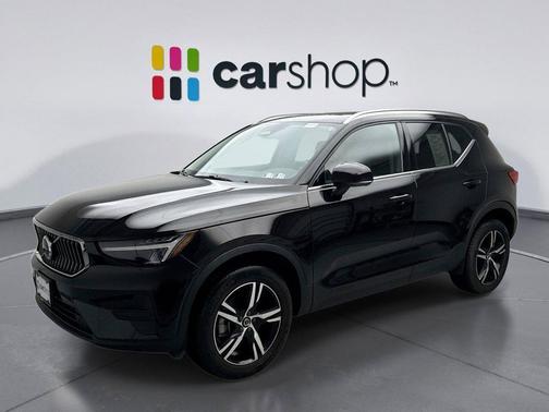 2025 Volvo XC40 B5 Core Bright Theme