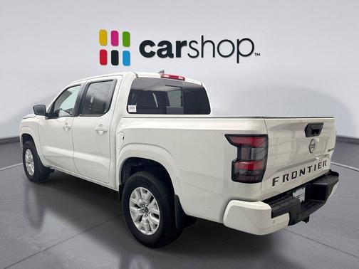 Glacier White 2023 Nissan Frontier SV